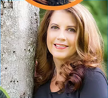 Photo of Lynne Marie