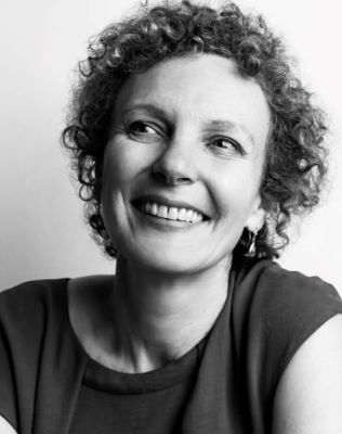 Photo of Hilary Bell